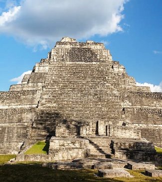 ruins-ancient-mayan-city-chacchoben-mexico-70118283